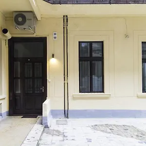 Authentic Klauzal Apartment